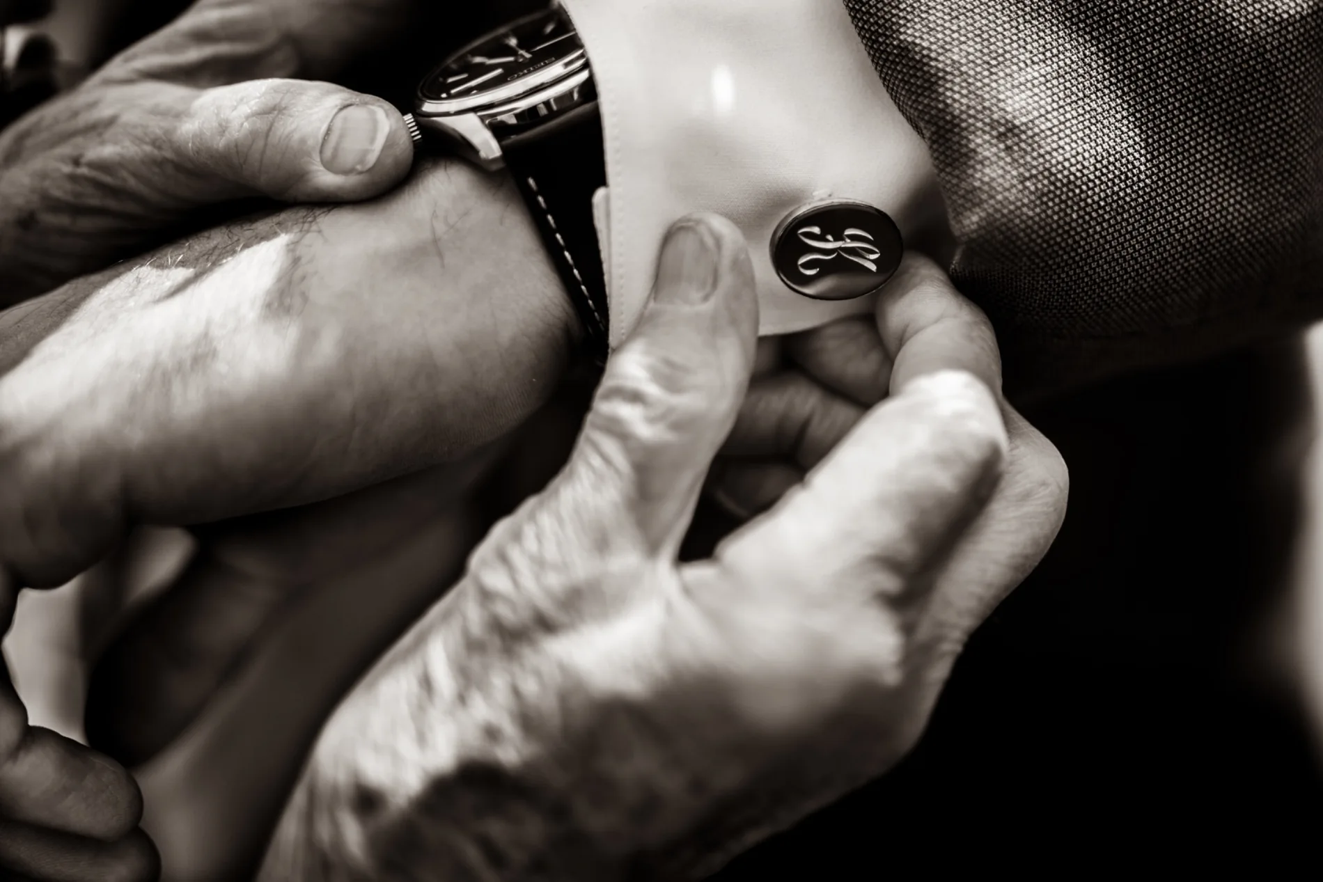 Meaningful detail: wedding cufflinks